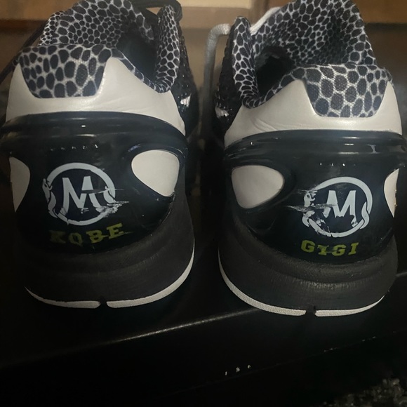 Kobe 6 Protro mambacita ,Size 9.5 ,Great condition,A couple scratches,on sale - Picture 4 of 10